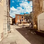 Апартаменты La Cachette Du Parking Included